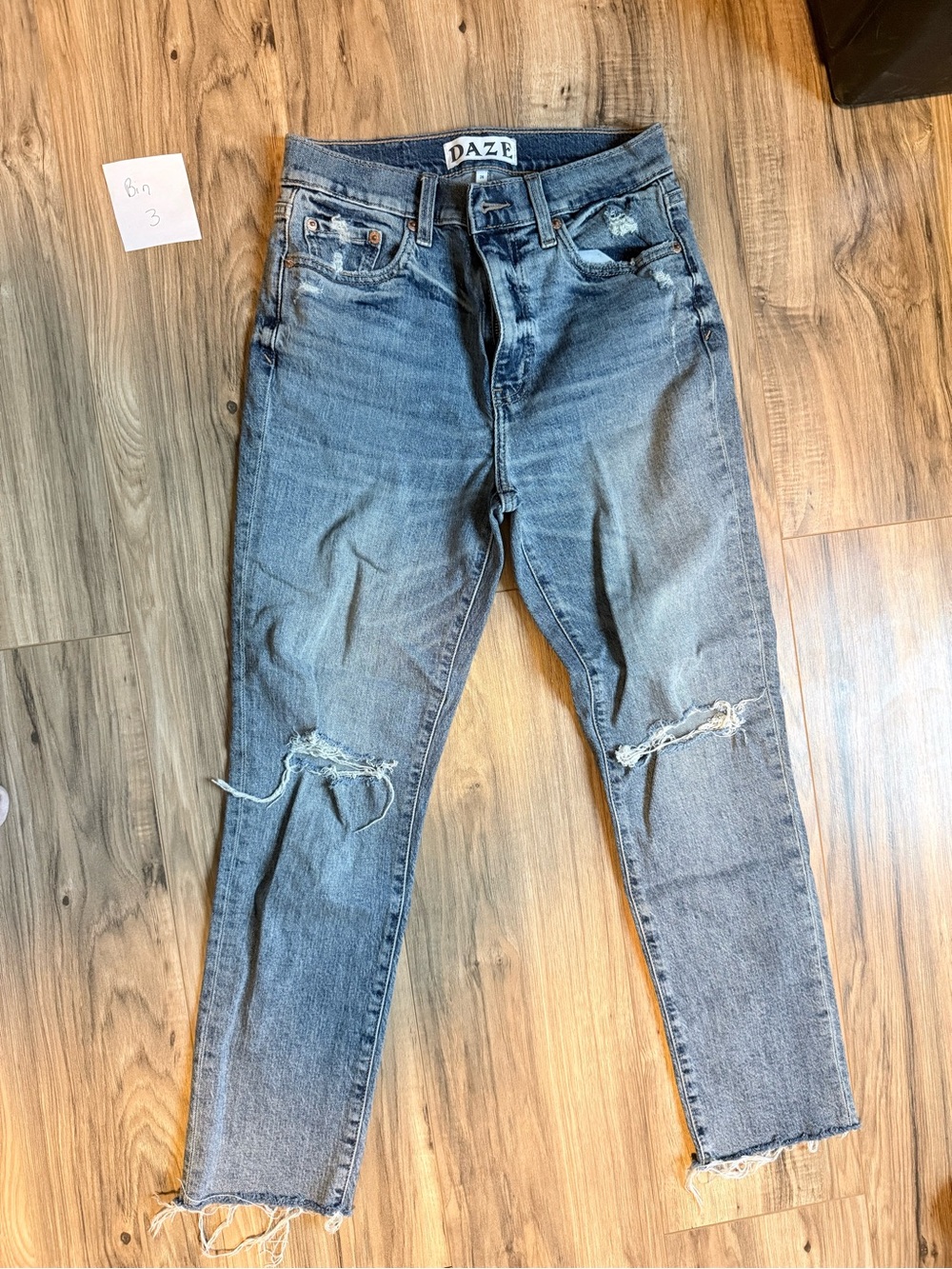 DAZE Boyfriend Jeans | Faded Blue | Knee Rips Raw Hem | Size 26